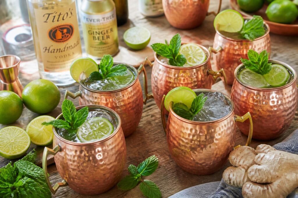 découvrez la recette du moscow mule et ses variantes, un cocktail rafraîchissant et apprécié de tous, parfait pour toutes les occasions.